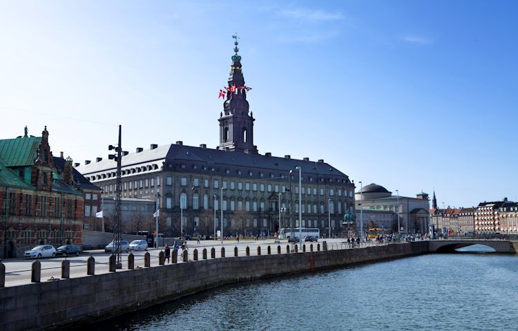 Folketinget_eksteriør.100411_848.Fotograf_Anders Hviid